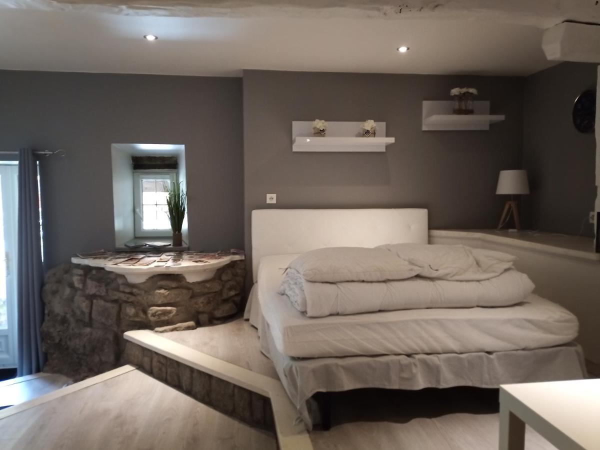 Holiday home L Echappee Belle Laviolle