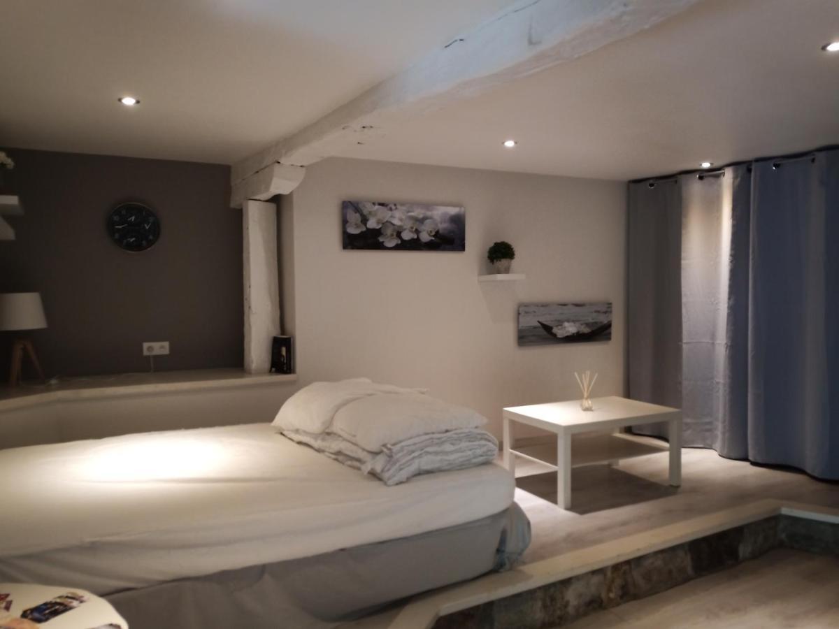 Holiday home L Echappee Belle Laviolle
